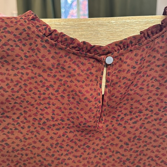 Apt 9 Blouse with Gathered Wrist Detail - XXL - Picture 3 of 4